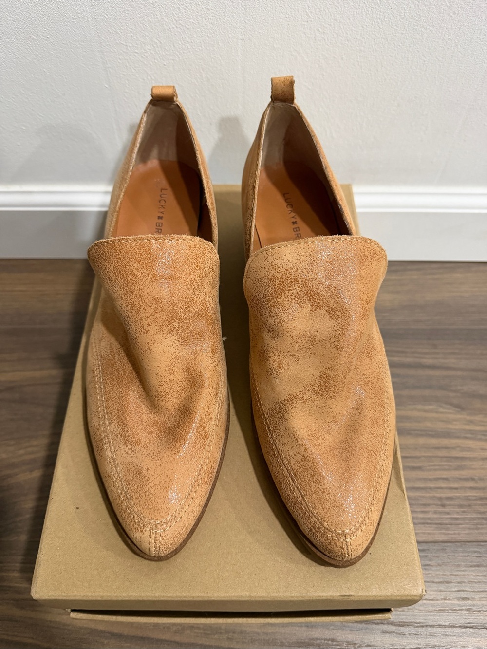 Lucky Brand Women's Mahzan Tan Suede Pointed Slip-On Loafers 7.5M NWOB